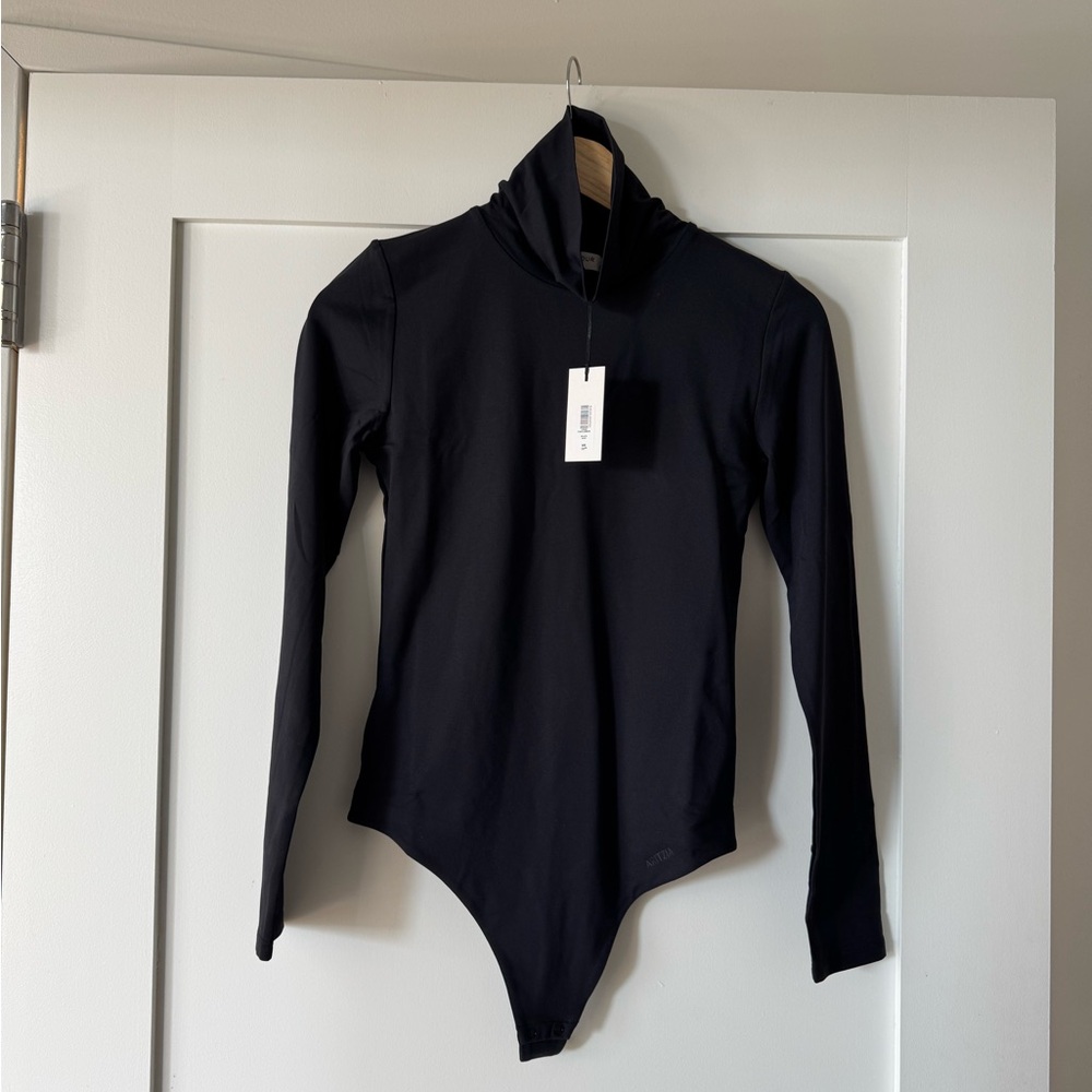 Aritzia contour turtleneck bodysuit